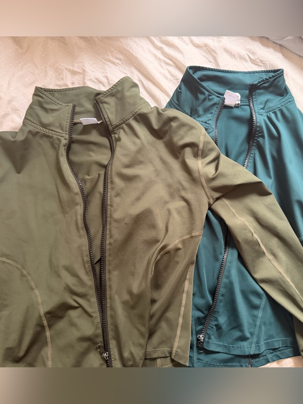 Amazon Women's Lightweight Zip Jacket in Olive Green and Teal